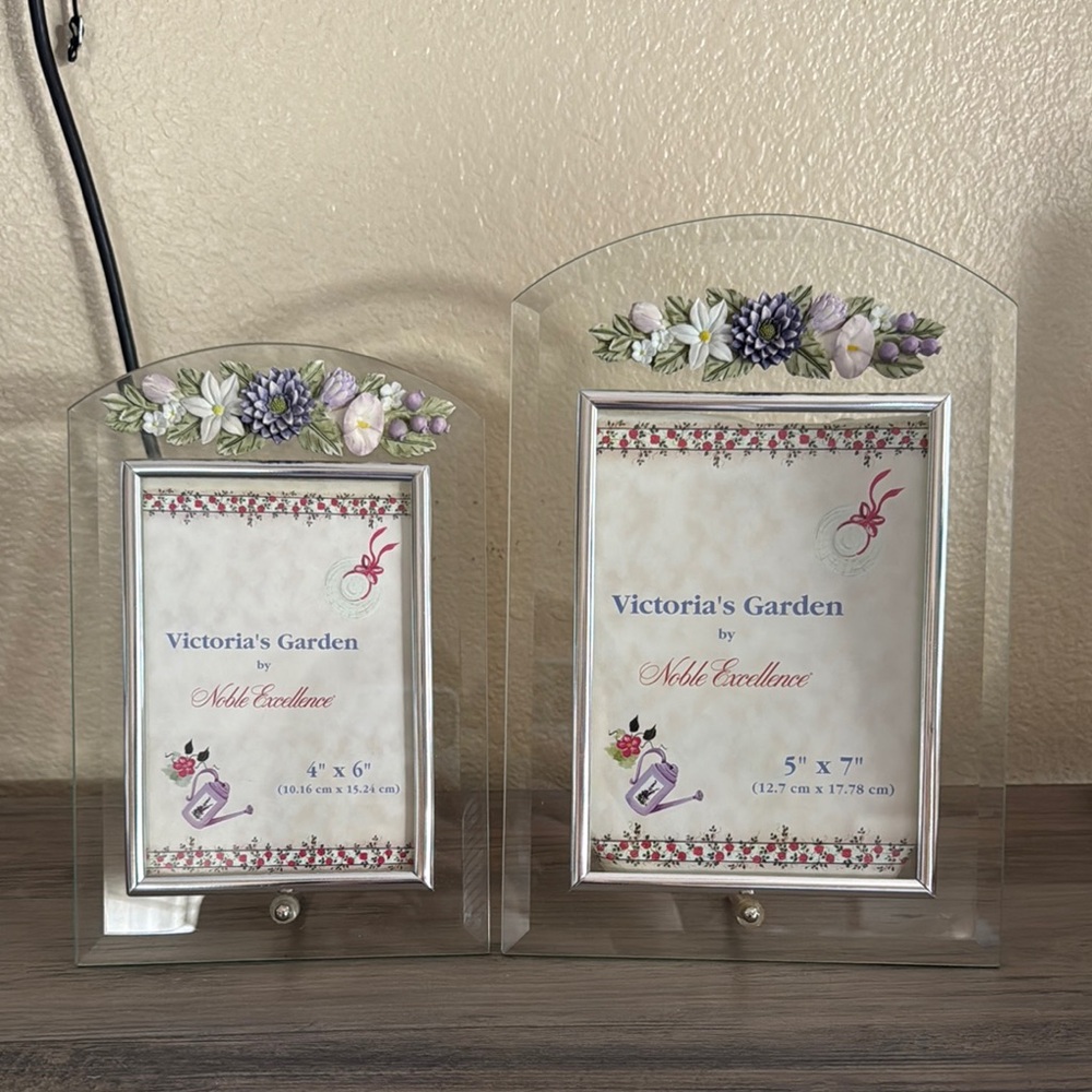 Vintage Noble Excellence Victoria’s Garden Floral Frames Set 4x6 & 5x7